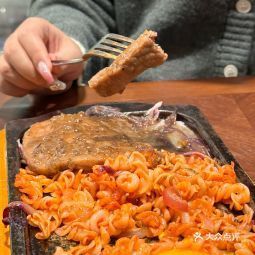 多瑞小鎮(zhèn)寶龍廣場店 邢臺正餐服務的新風尚