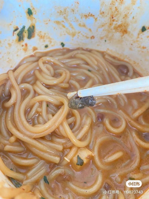 知名米線品牌驚現壁虎頭？客服回應調查組已介入，邢臺正餐服務食品安全引關注